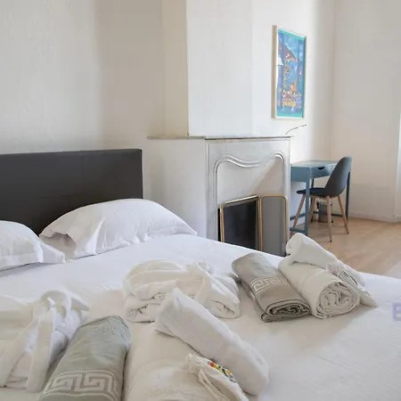 Beautiful Place Nationale In Old Town Apartment *