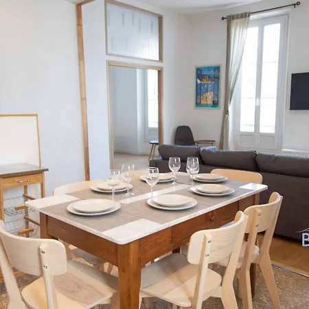 Beautiful Place Nationale In Old Town