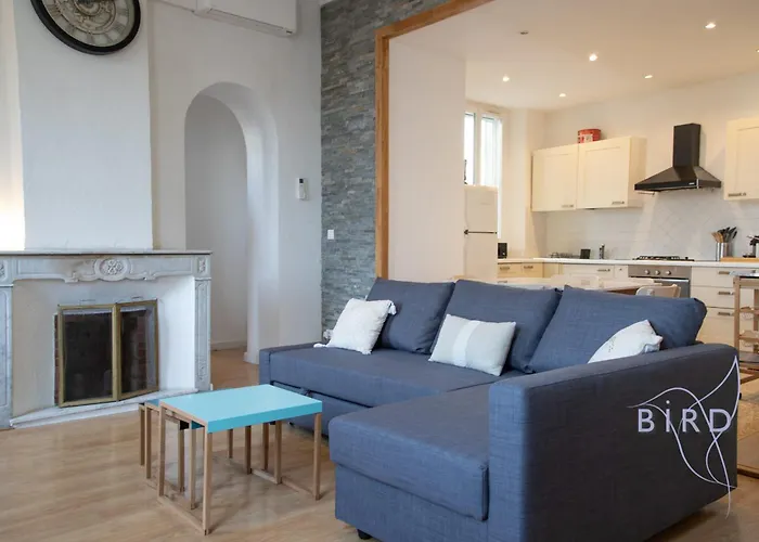 Beautiful Place Nationale In Old Town *